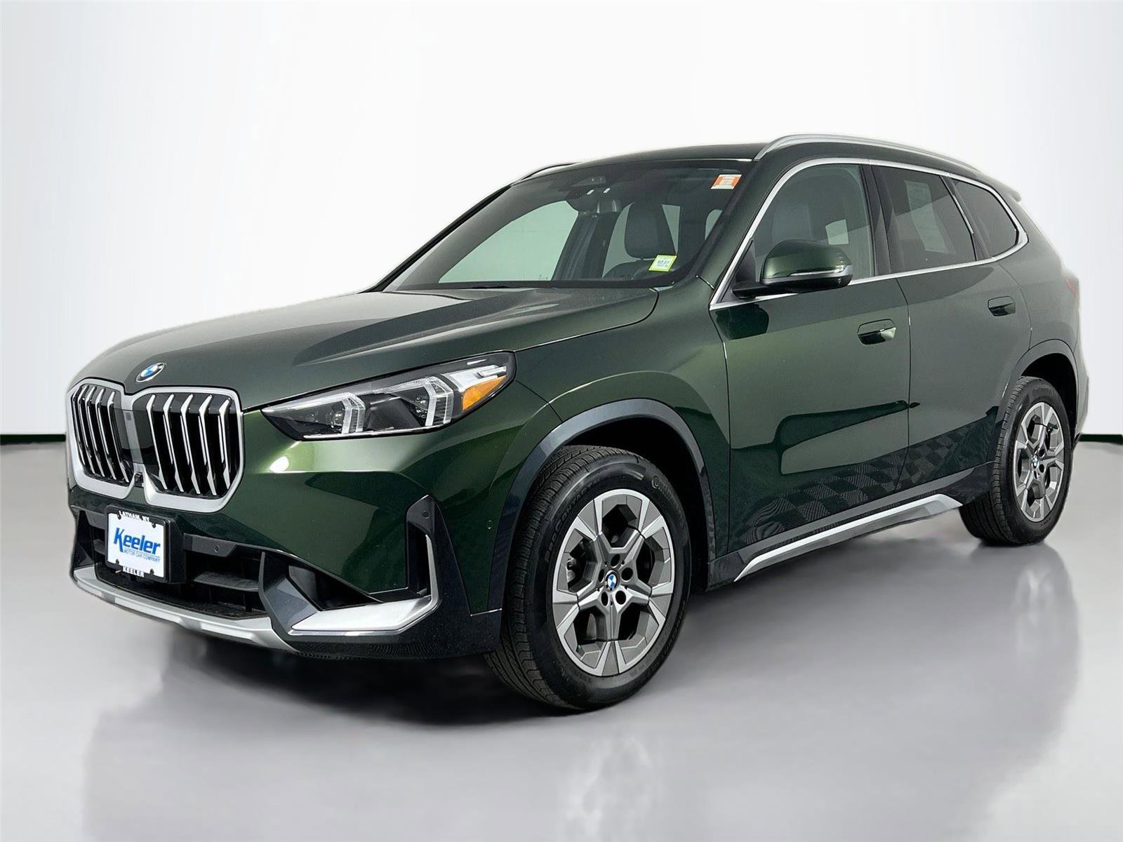Certified 2025 BMW X1 xDrive28i w/ Technology Package AWD/4WD image 2