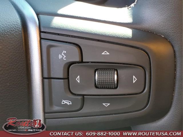 Used 2023 GMC Yukon XL SLT w/ SLT Premium Package image 32