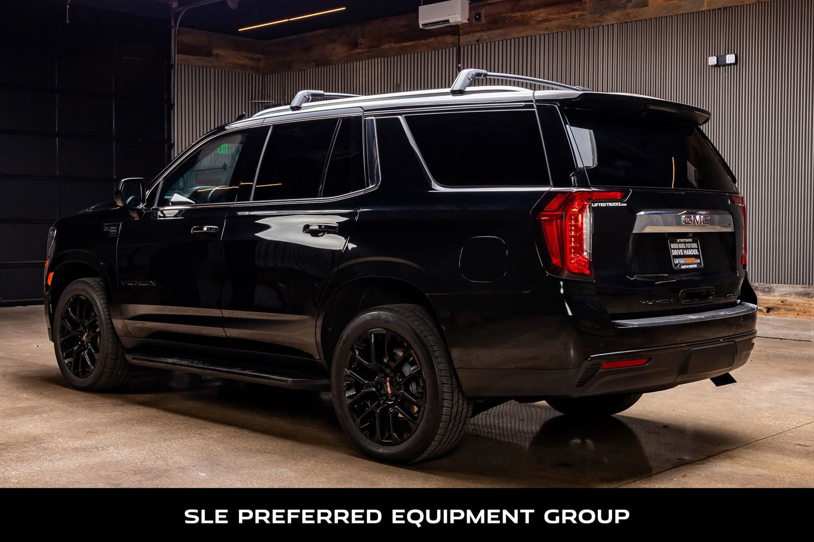 Used 2023 GMC Yukon SLE image 6