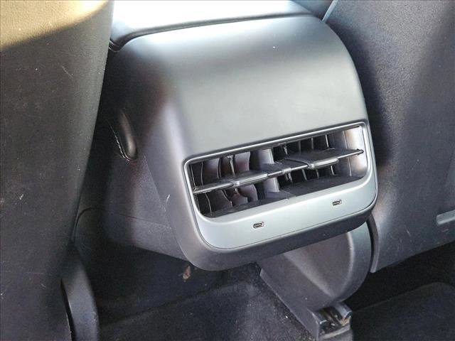 Used 2021 Tesla Model Y Long Range image 16
