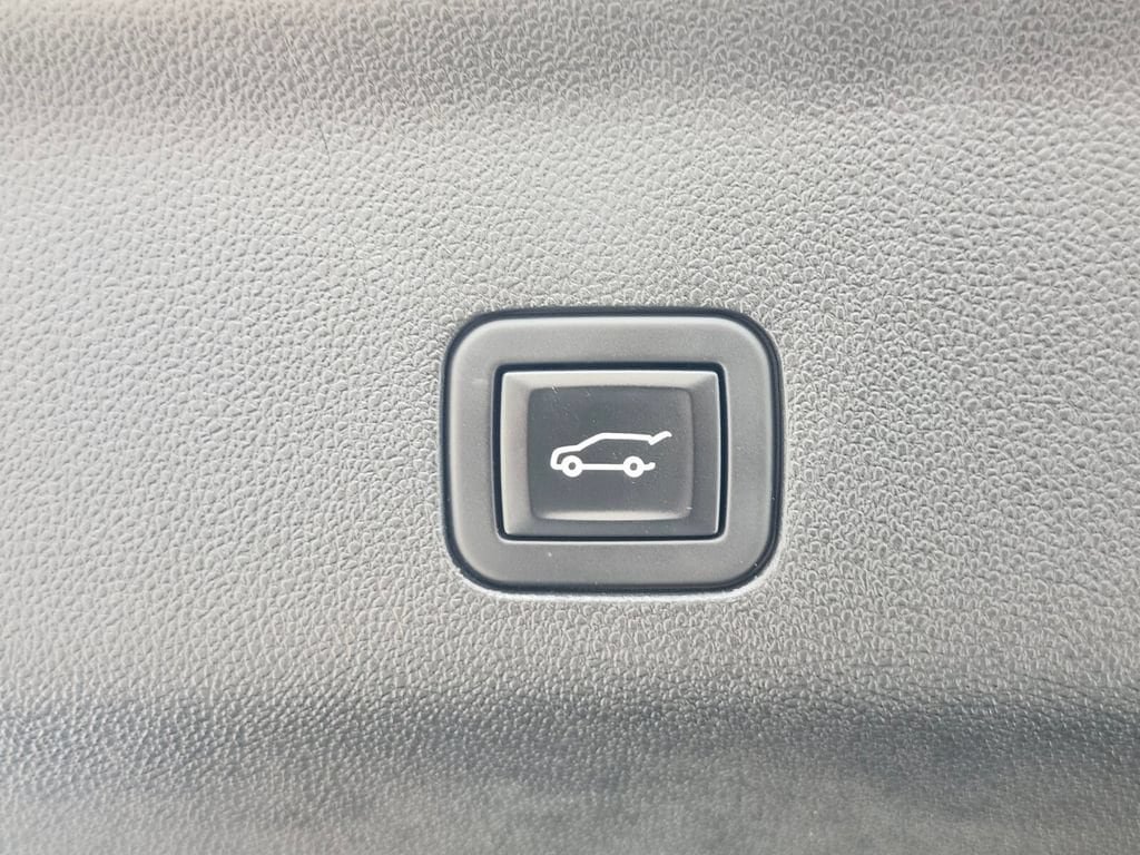 Used 2023 Chevrolet Tahoe High Country AWD/4WD image 33