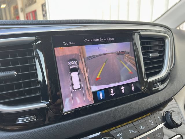 Used 2020 Chrysler Pacifica Touring-L Plus w/ Advanced Safetytec Group FWD image 35