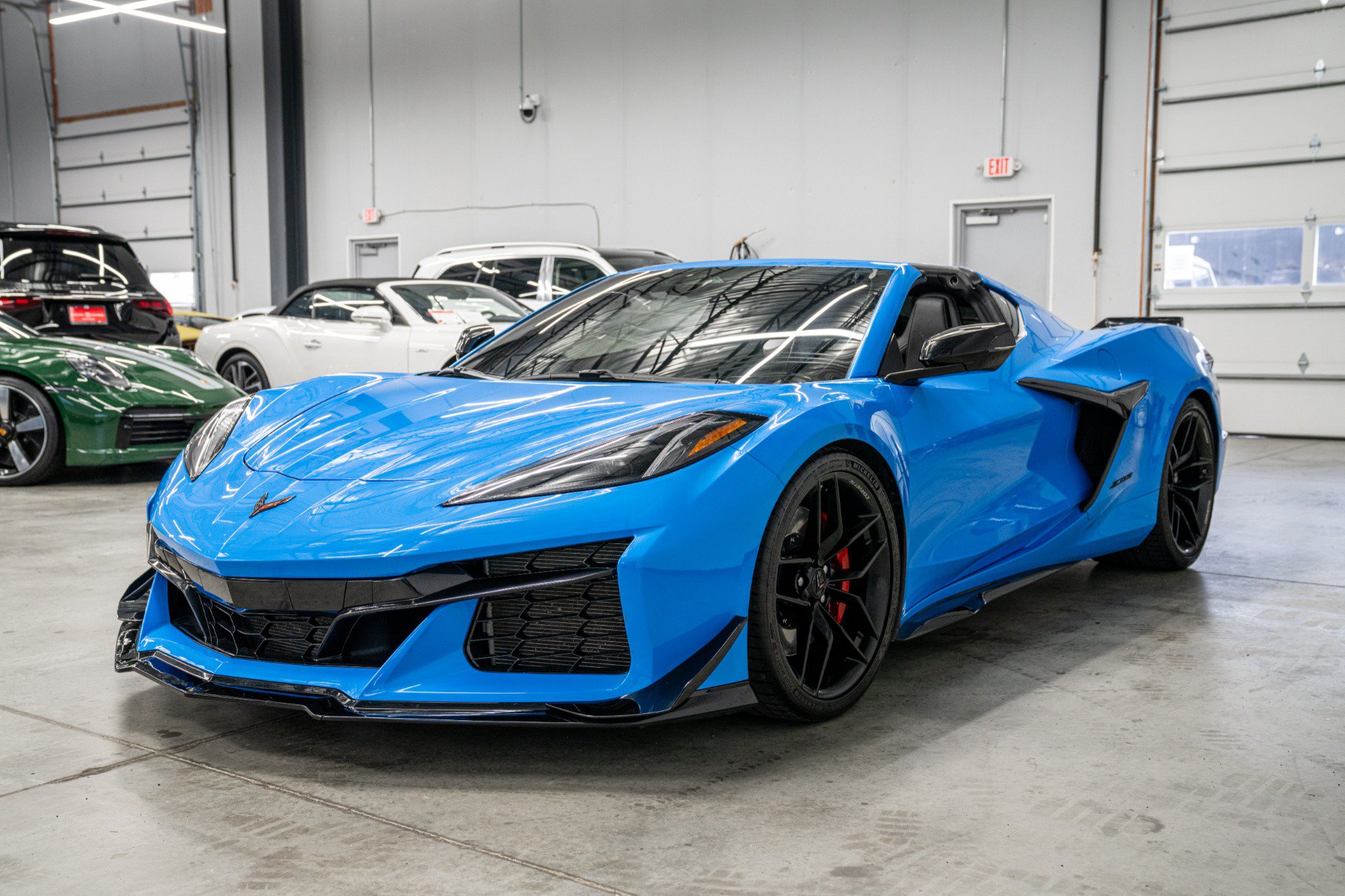 Used 2025 Chevrolet Corvette Z06 RWD image 5