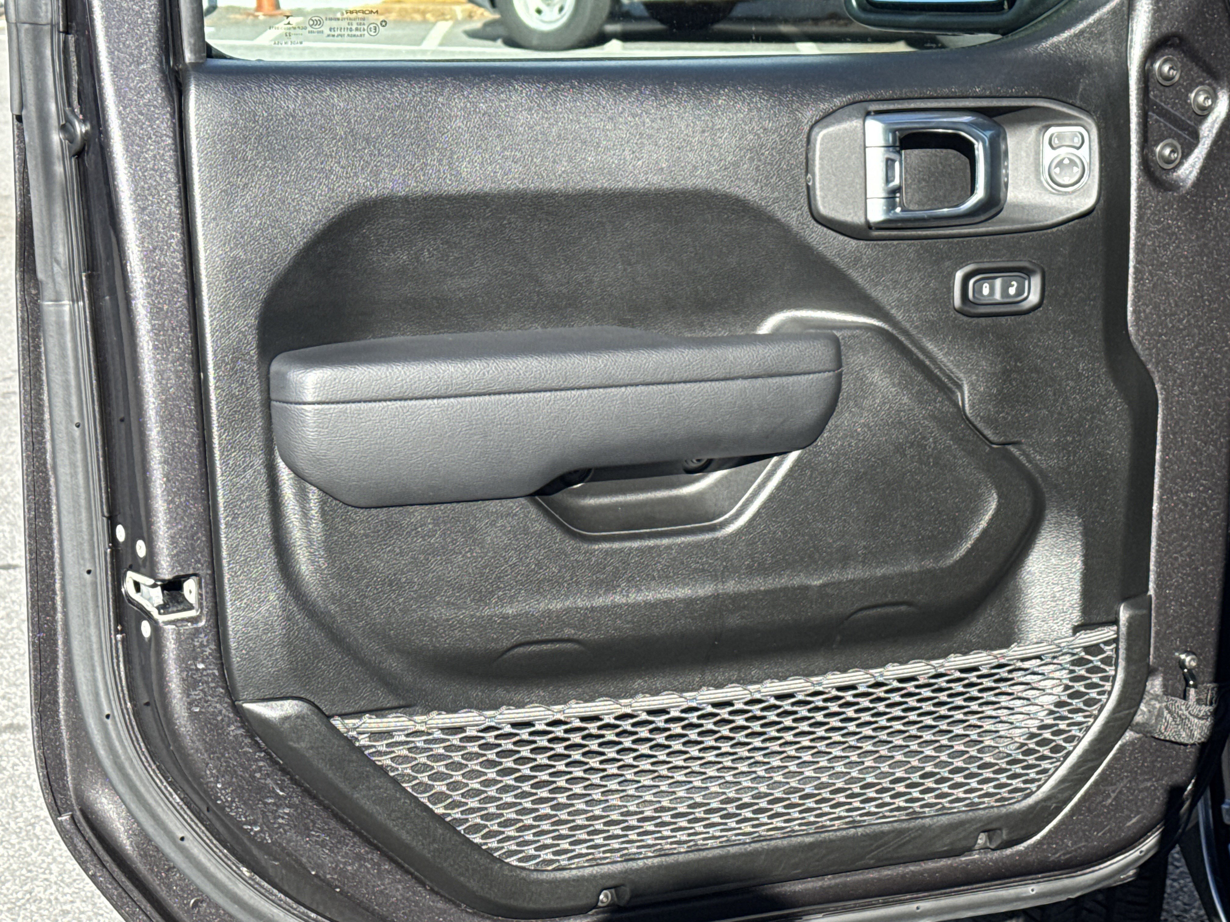 Used 2022 Jeep Gladiator Sport image 12