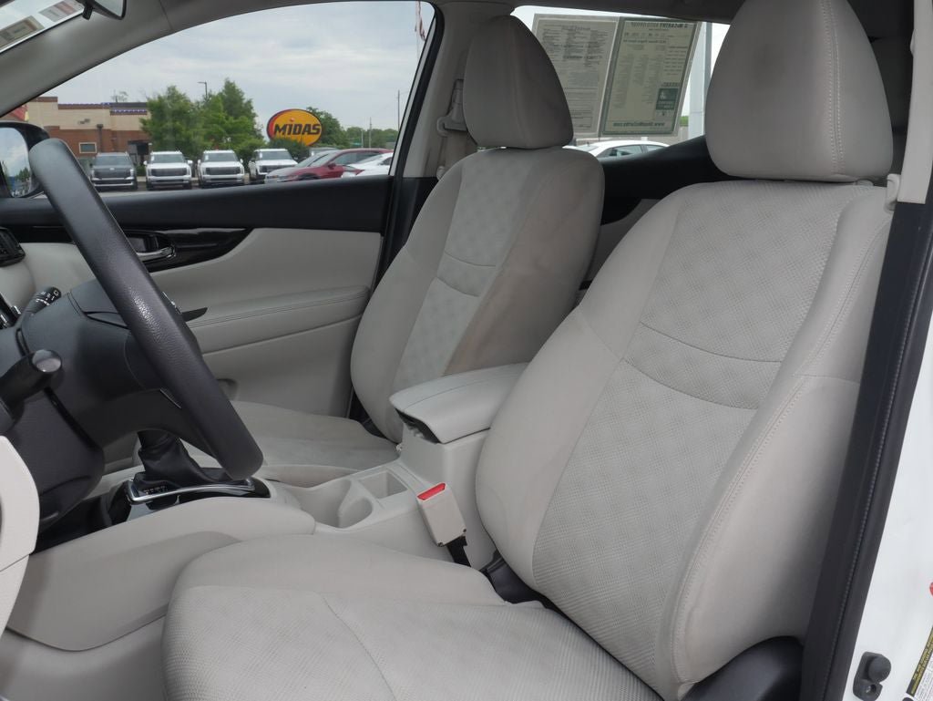 Used 2020 Nissan Rogue Sport SV FWD image 30