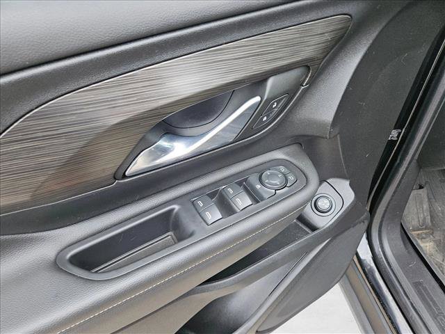 Used 2022 GMC Terrain SLE w/ Driver Convenience Package image 11