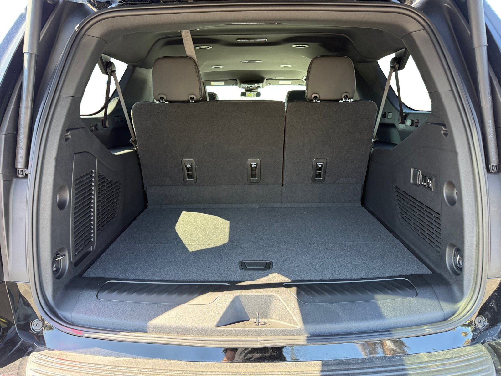 New 2026 GMC Yukon XL Elevation AWD/4WD image 17