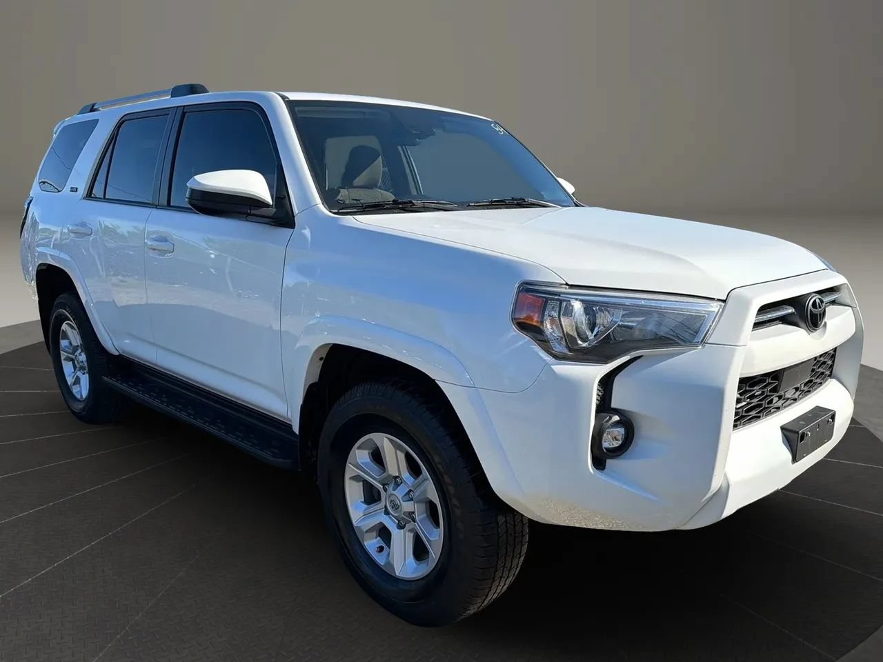 Used 2022 Toyota 4Runner SR5 AWD/4WD image 3