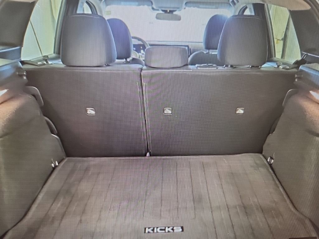Used 2025 Nissan Kicks SV AWD/4WD image 14
