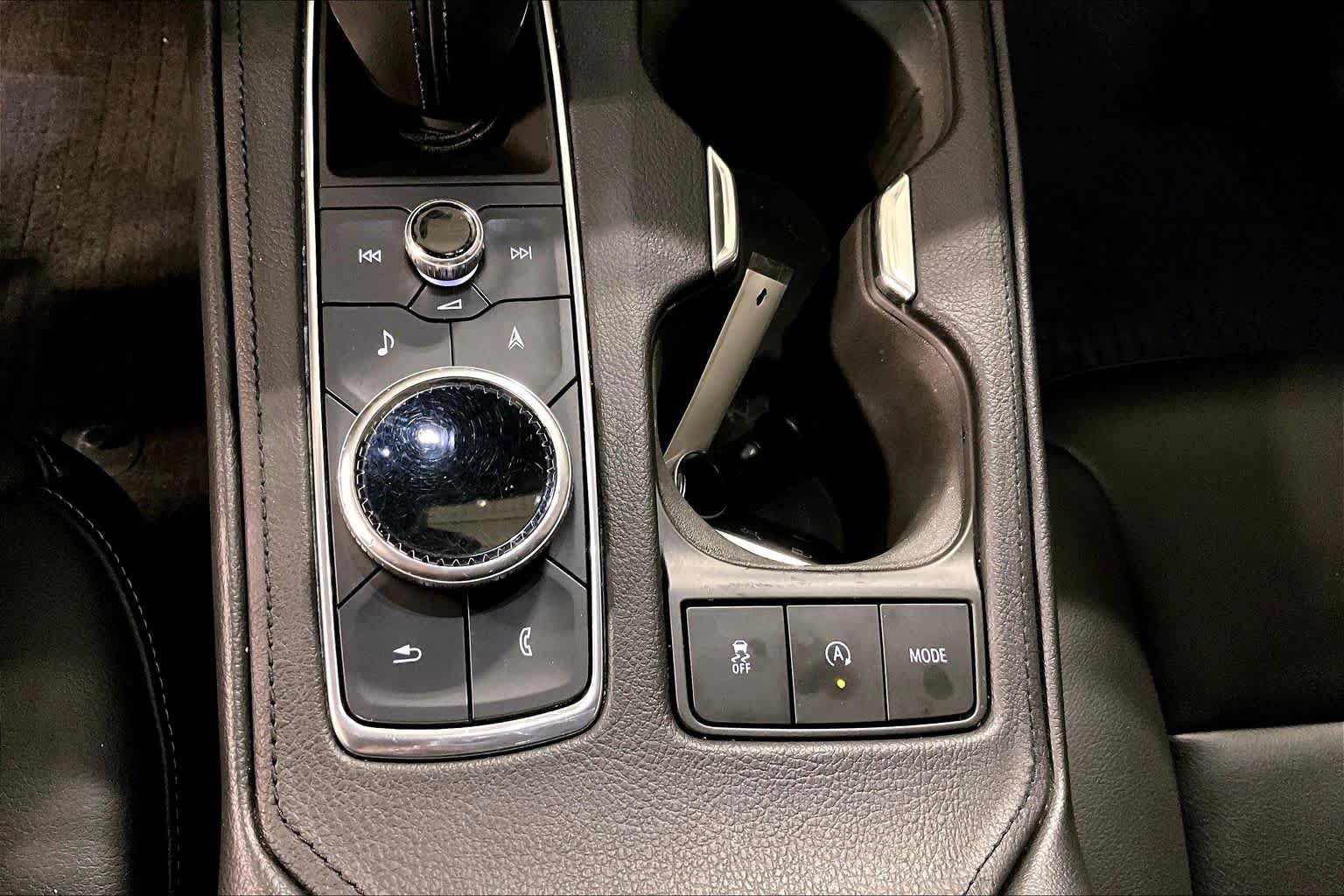 Used 2019 Cadillac XT4 Sport w/ Cold Weather Package FWD image 28