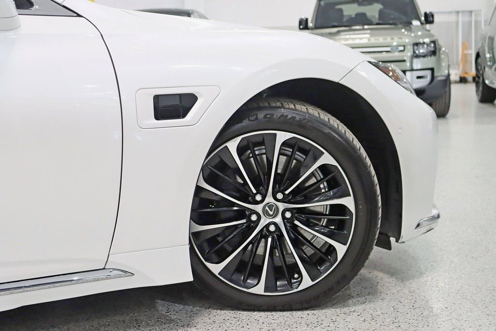 Used 2022 Lexus LS 500h AWD w/ Luxury Package image 13