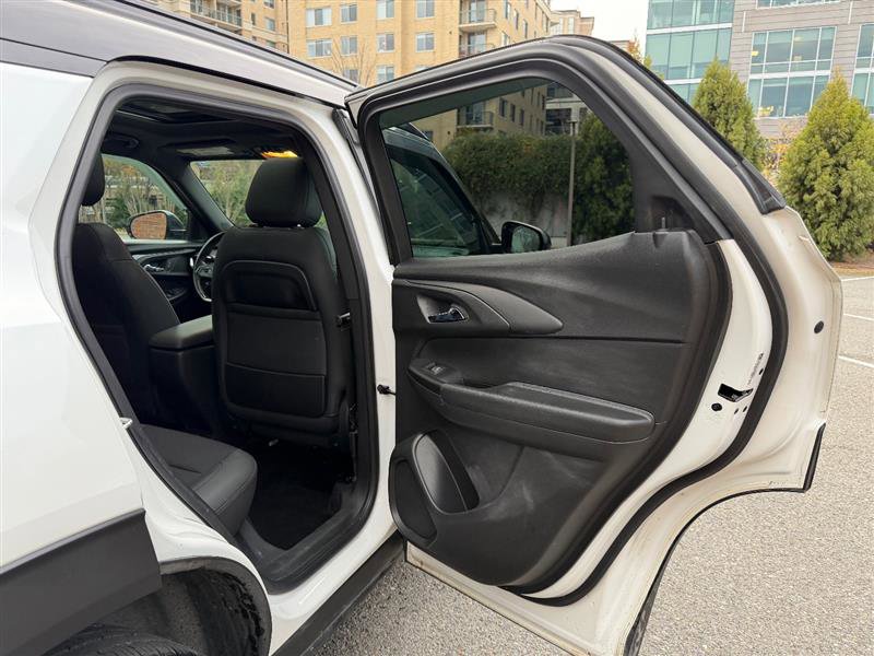 Used 2021 Chevrolet TrailBlazer RS w/ Sun and Liftgate Package image 15