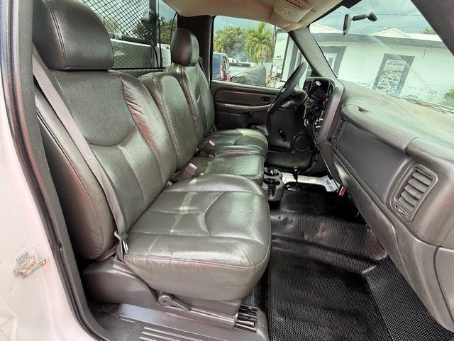 Used 2005 GMC Sierra 3500 W/T w/ Skid Plate Package image 18