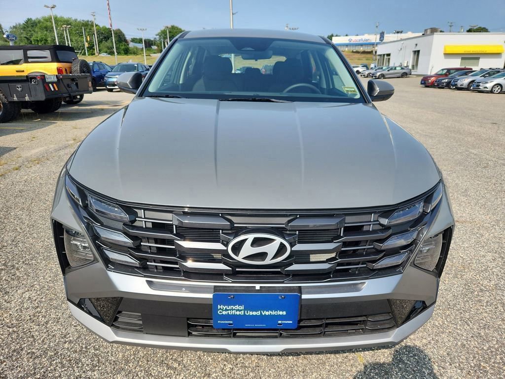 Used 2025 Hyundai Tucson SE image 2