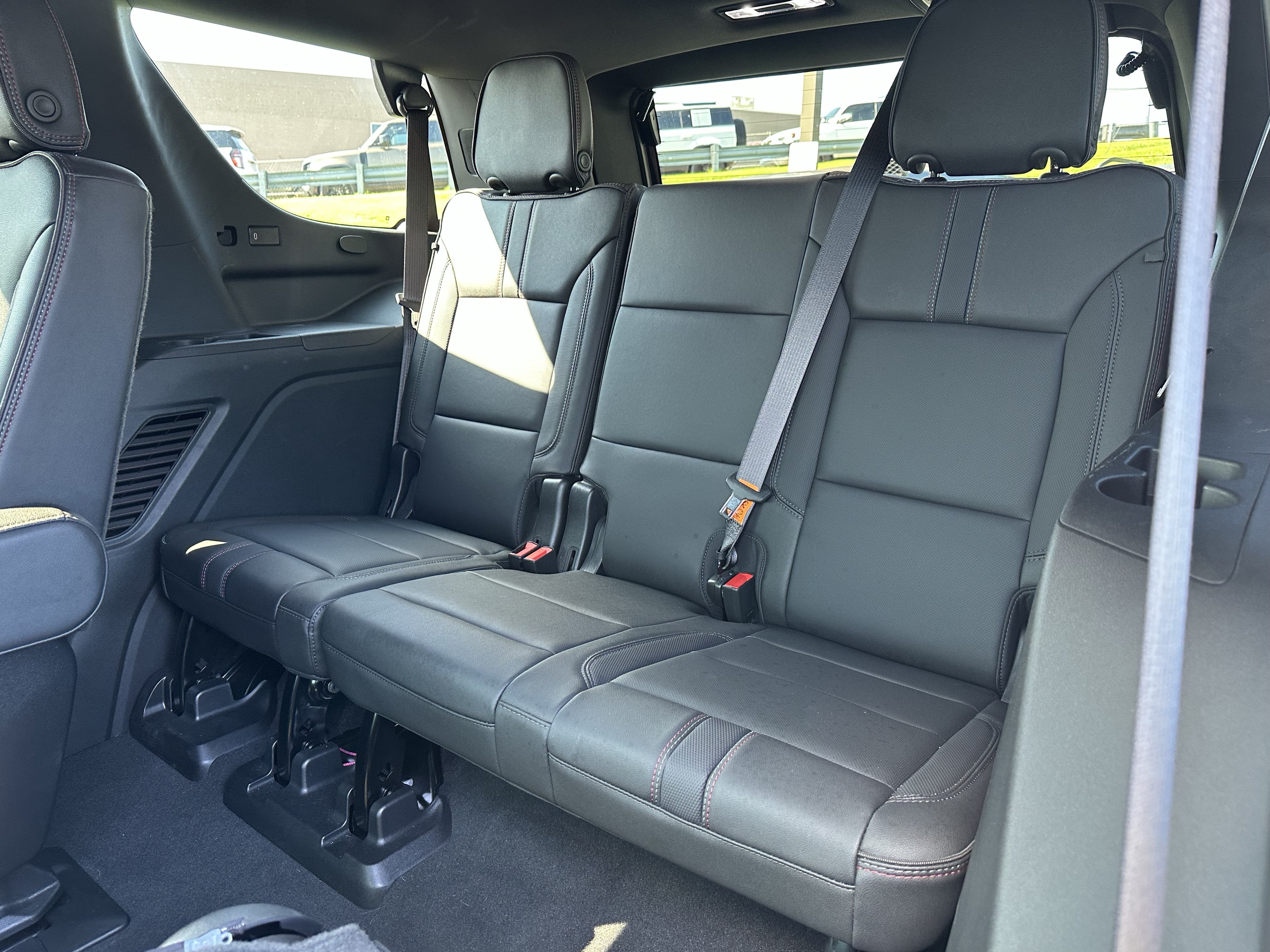 Used 2022 Chevrolet Tahoe RST w/ Luxury Package AWD/4WD image 36