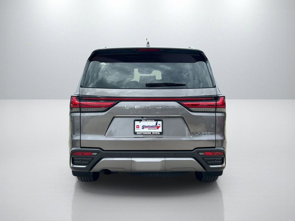 Used 2025 Lexus LX 700h Luxury image 6