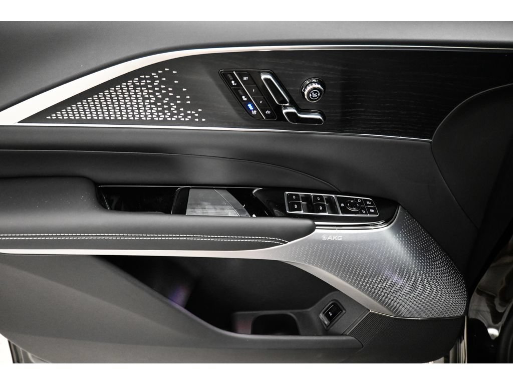 New 2026 Cadillac Lyriq V w/ Exterior Carbon Fiber Package AWD/4WD image 16