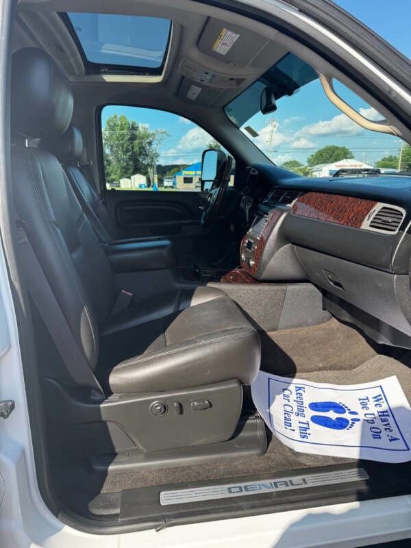Used 2013 GMC Sierra 3500 Denali image 11