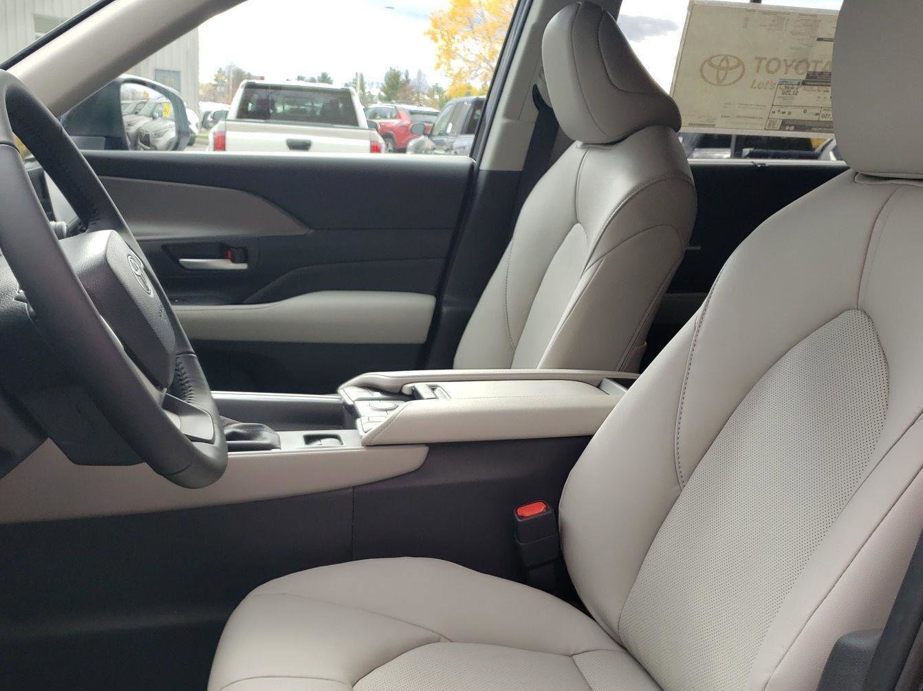 New 2026 Toyota Grand Highlander XLE image 13