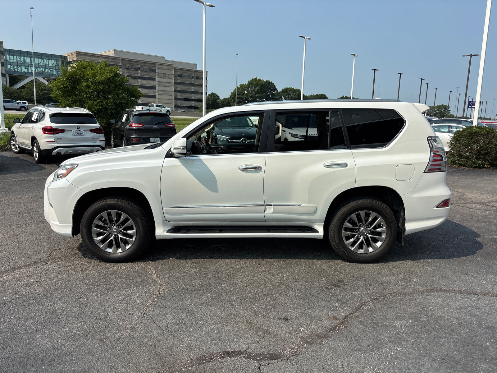 Used 2016 Lexus GX 460 Luxury AWD/4WD image 4