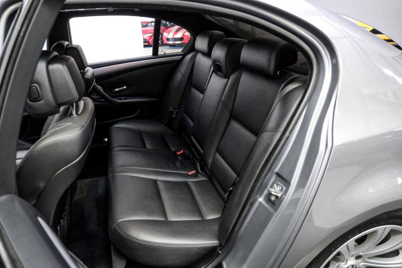 Used 2010 BMW M5 RWD image 34