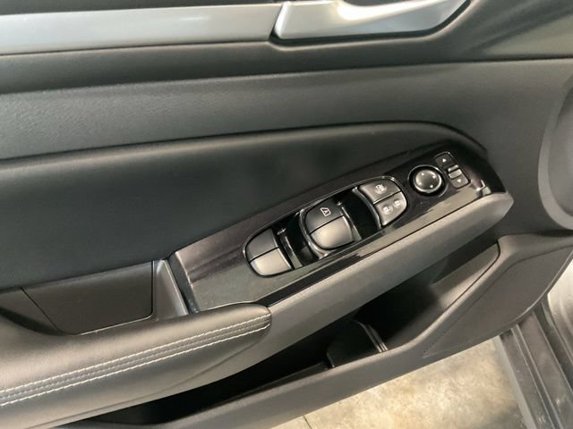 Used 2023 Nissan Altima 2.5 SV AWD/4WD image 17