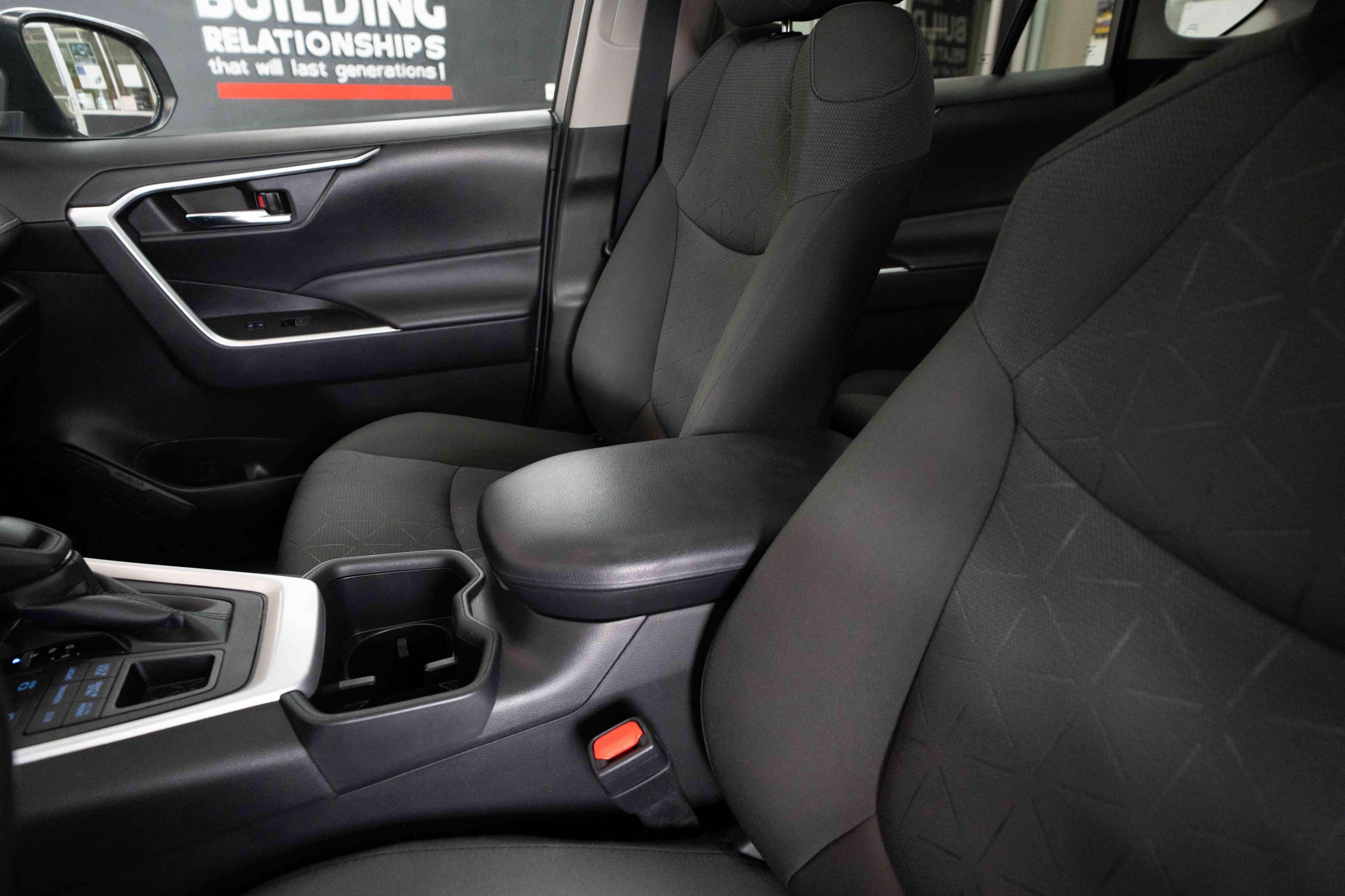 Used 2022 Toyota RAV4 XLE w/ Convenience Package AWD/4WD image 10