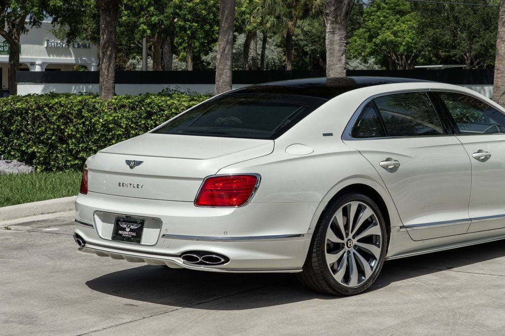 Used 2023 Bentley Flying Spur Azure AWD/4WD image 7