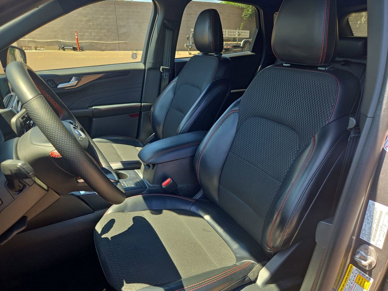 Used 2025 Ford Escape ST-Line FWD image 17