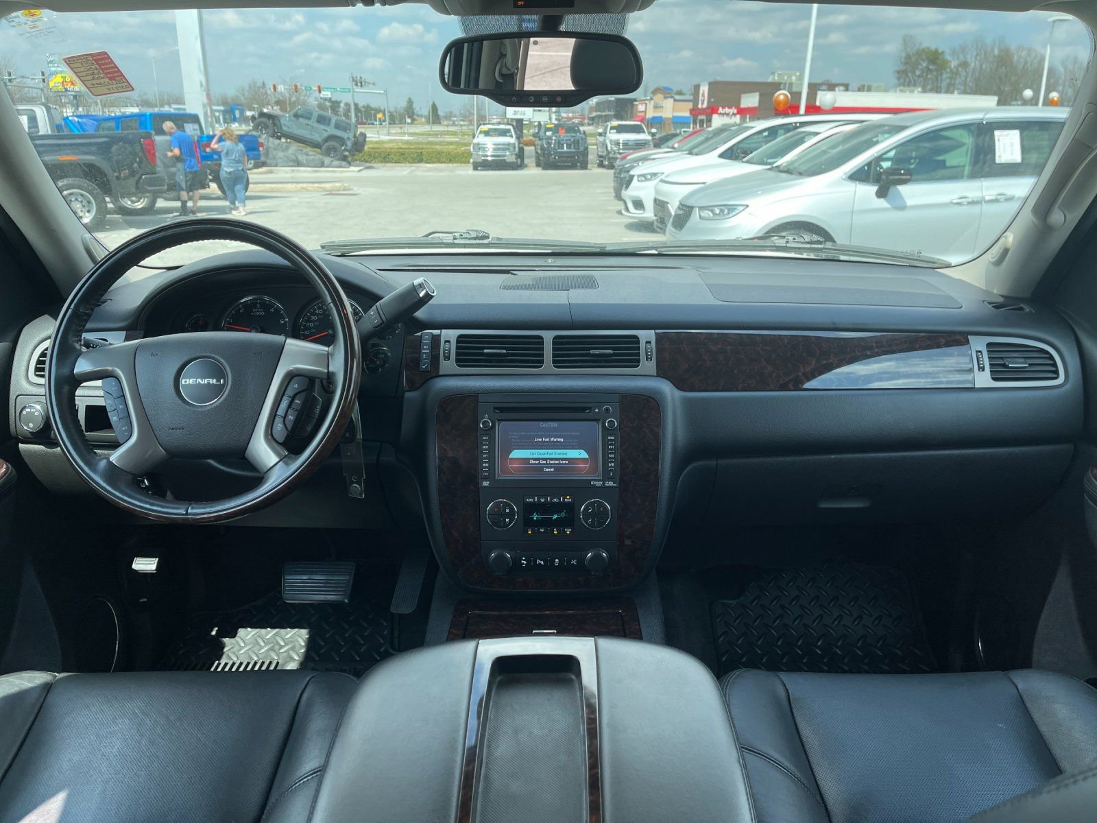 Used 2013 GMC Yukon XL Denali image 15