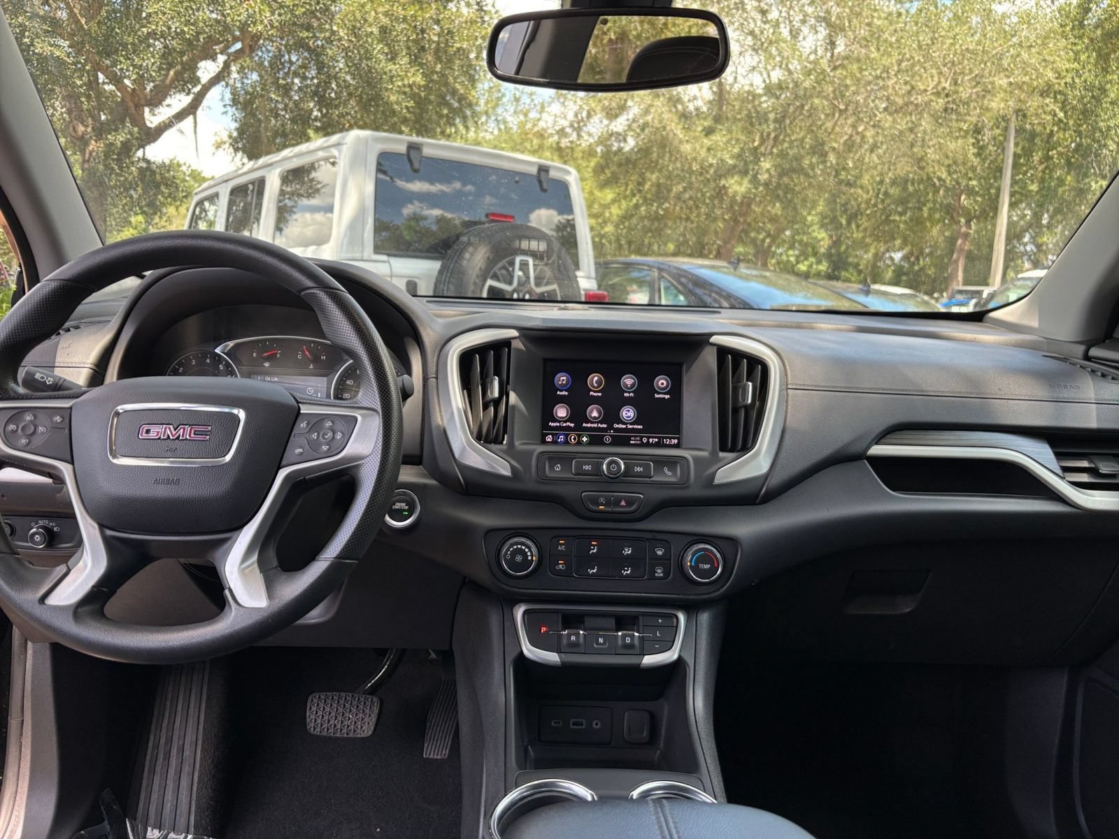 Used 2024 GMC Terrain SLE FWD image 32
