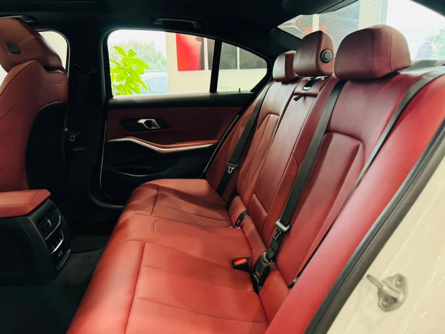 Used 2025 BMW 330i Sedan image 17