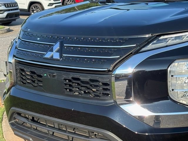 Used 2022 Mitsubishi Outlander ES FWD image 10