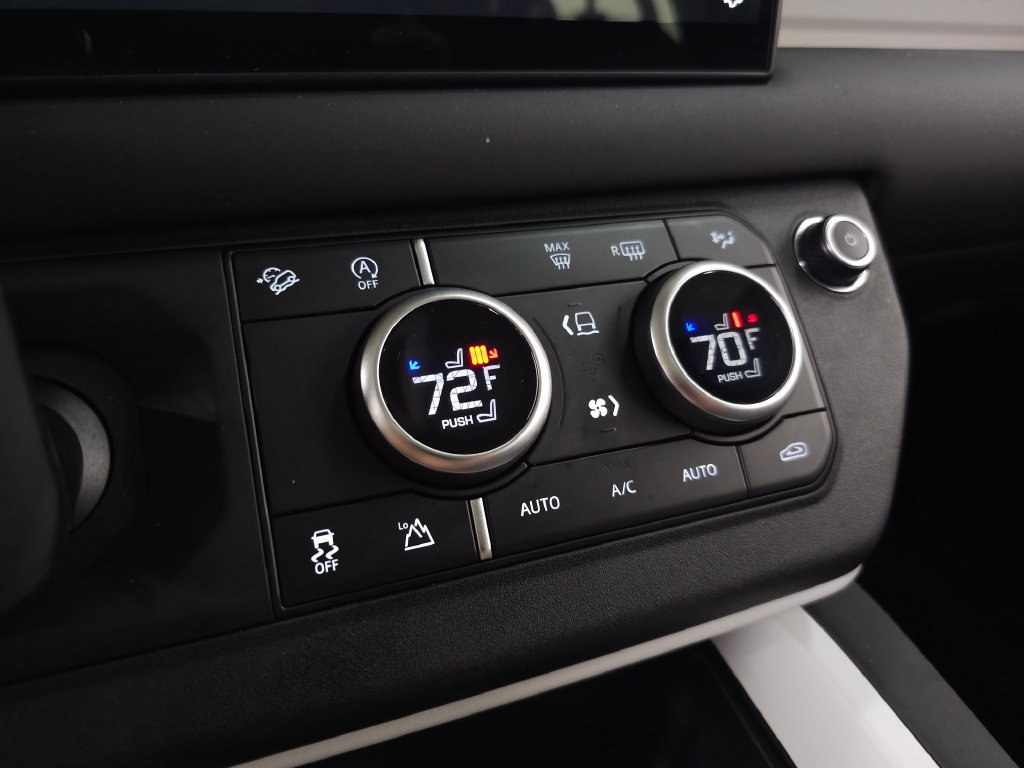 Certified 2025 Land Rover Defender 110 S AWD/4WD image 31