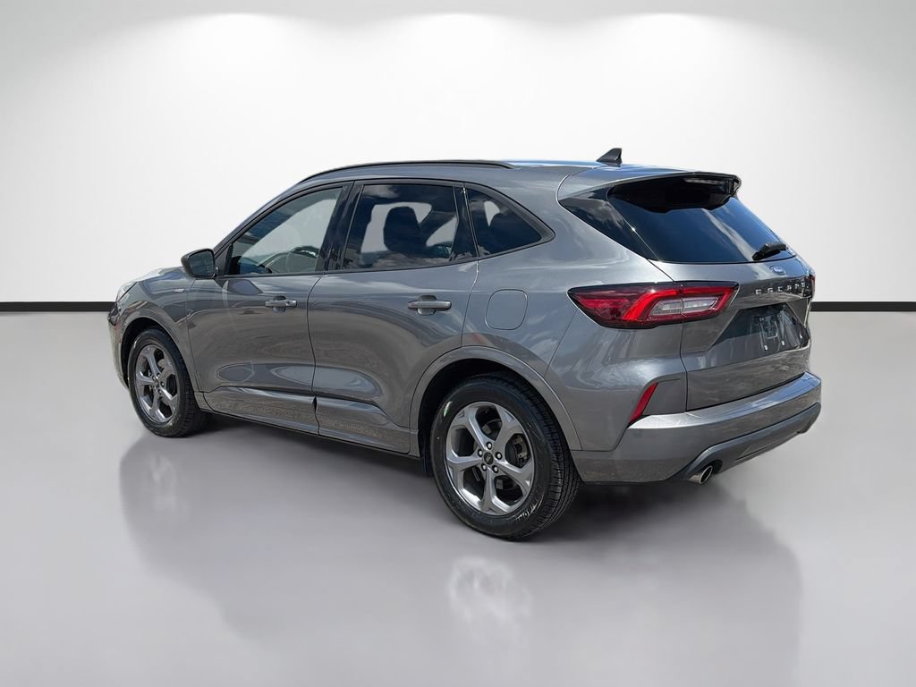 Used 2023 Ford Escape ST-Line FWD image 5