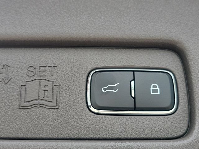 Certified 2020 Lincoln Aviator Reserve w/ Elements Package Plus AWD/4WD image 9