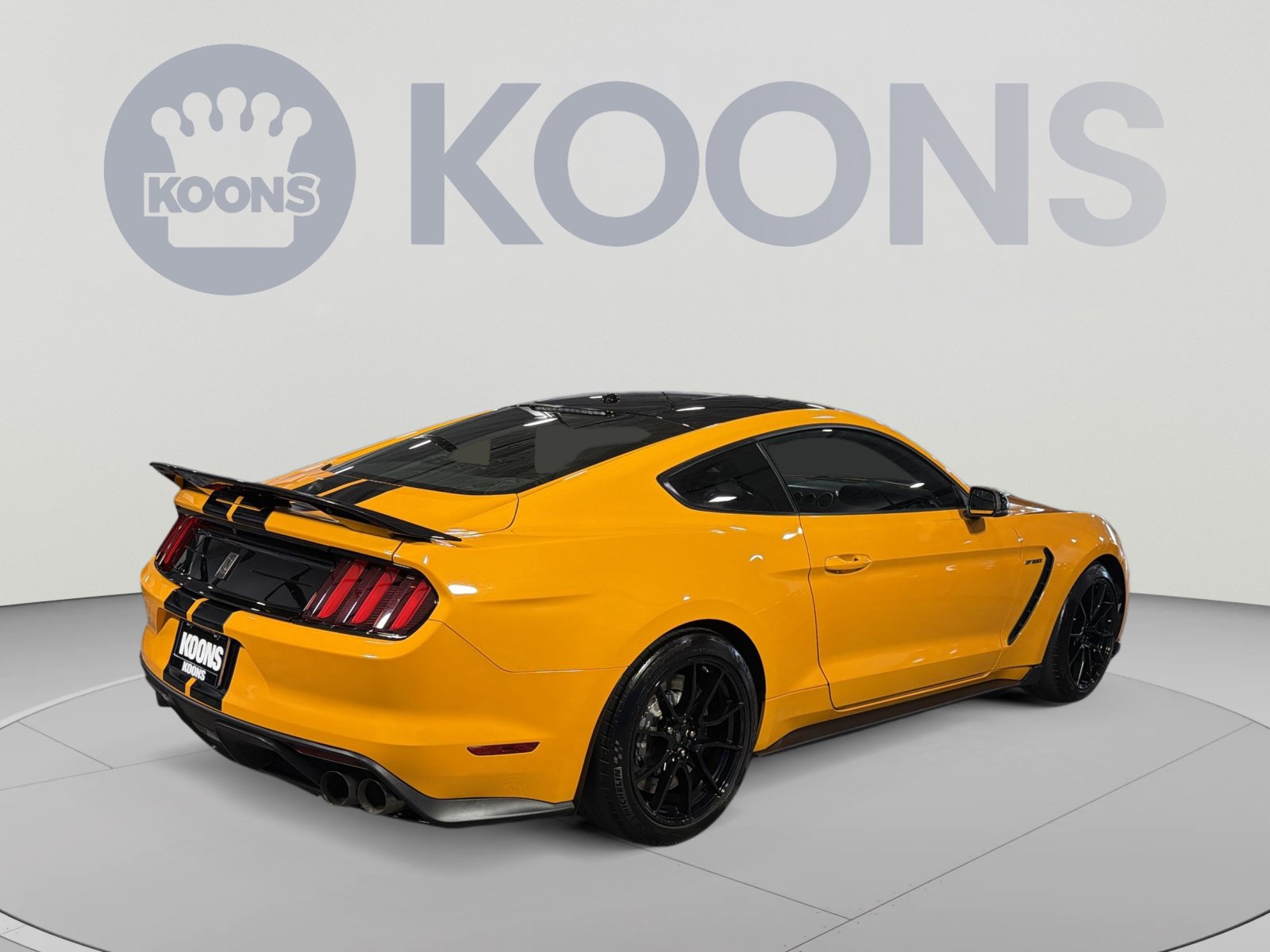 Used 2019 Ford Mustang Shelby GT350 w/ Technology Package RWD image 7