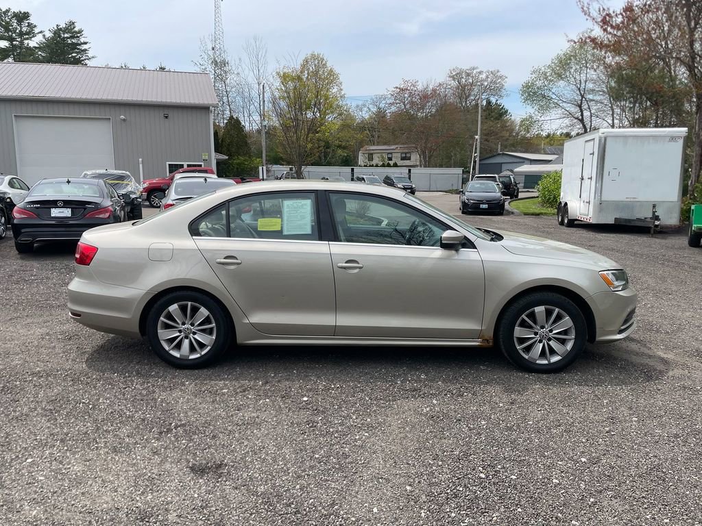 Used 2015 Volkswagen Jetta SE FWD image 4
