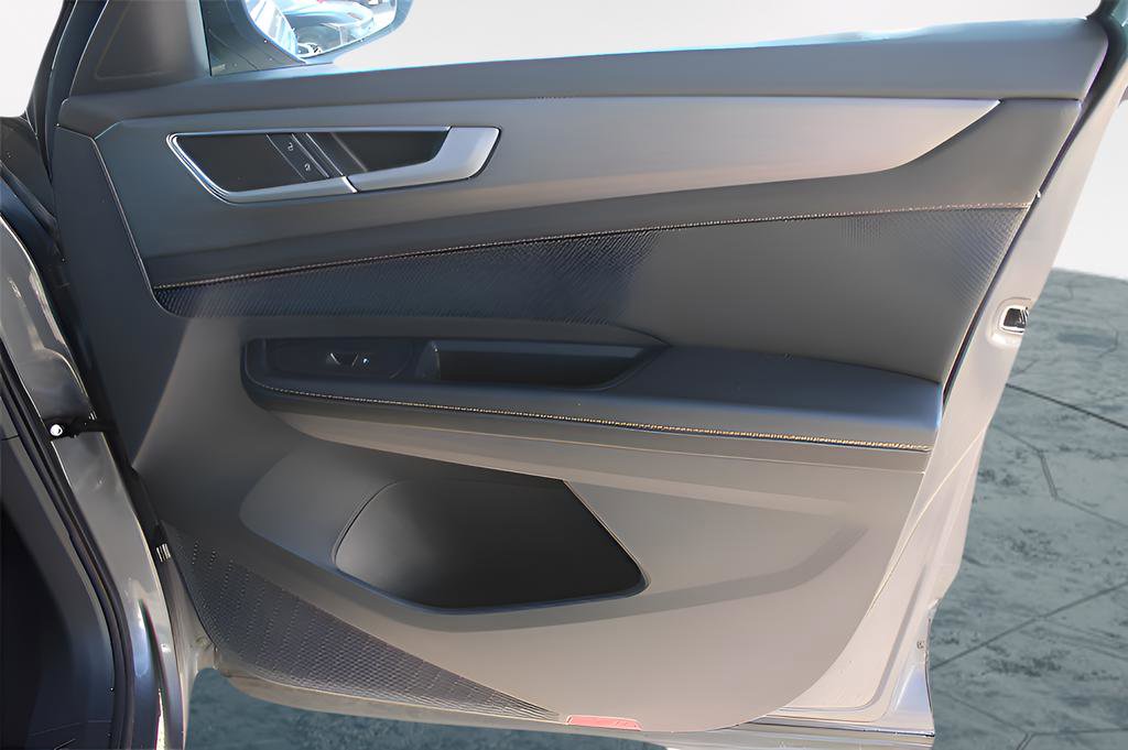 Used 2024 Volkswagen Atlas Cross Sport SE image 17