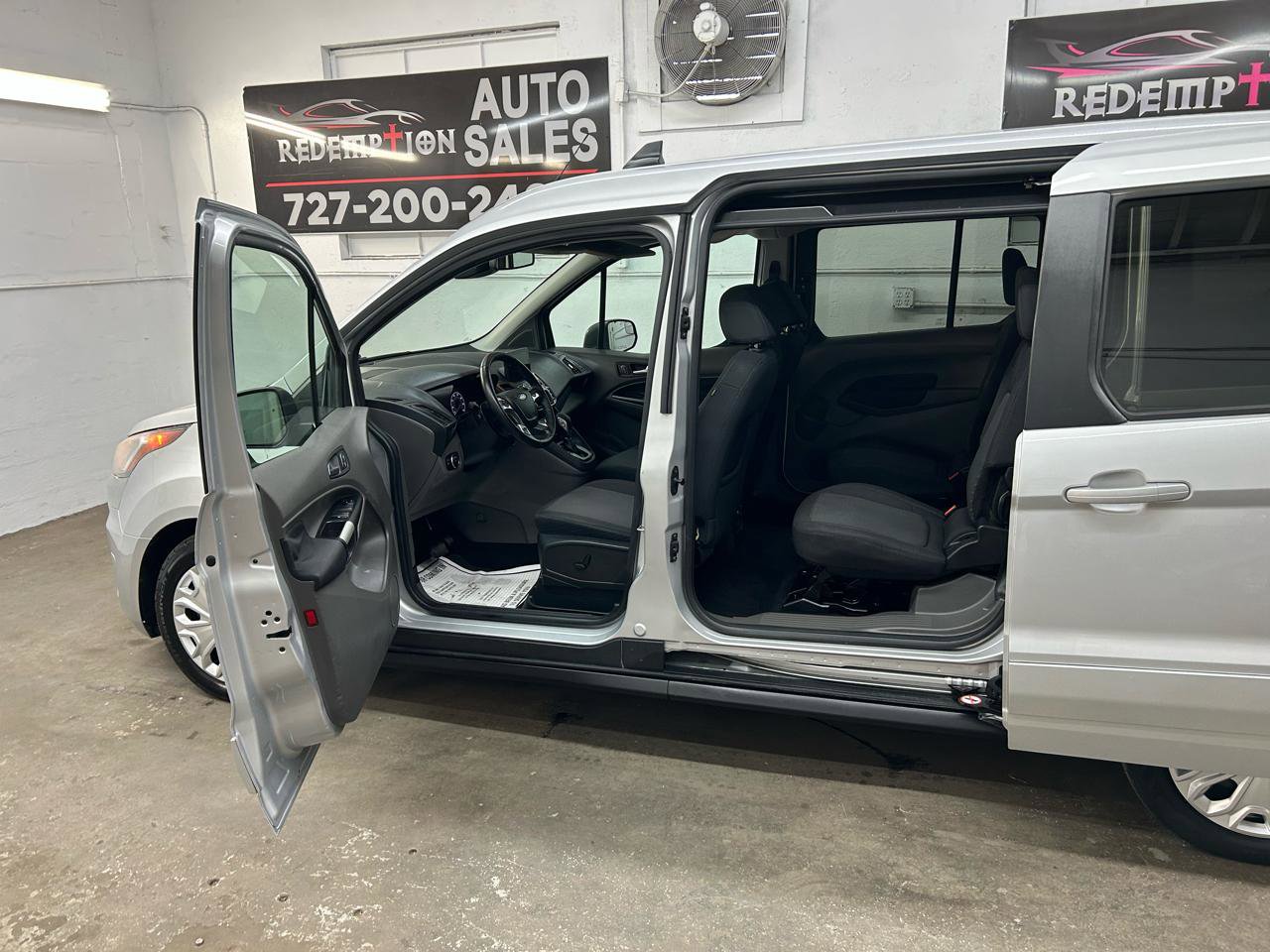 Used 2019 Ford Transit Connect XLT image 12
