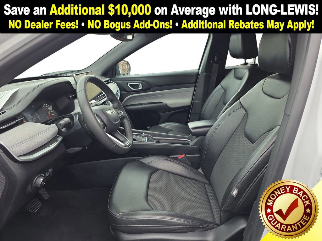 Used 2024 Jeep Compass Latitude image 14