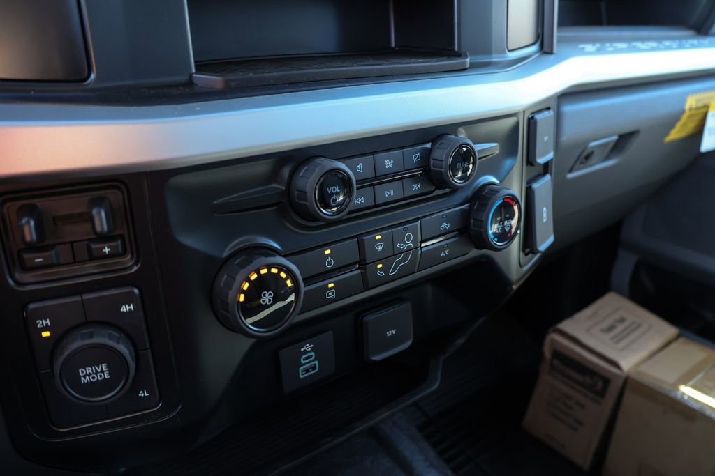 New 2024 Ford F550 4x4 Regular Cab Super Duty image 34