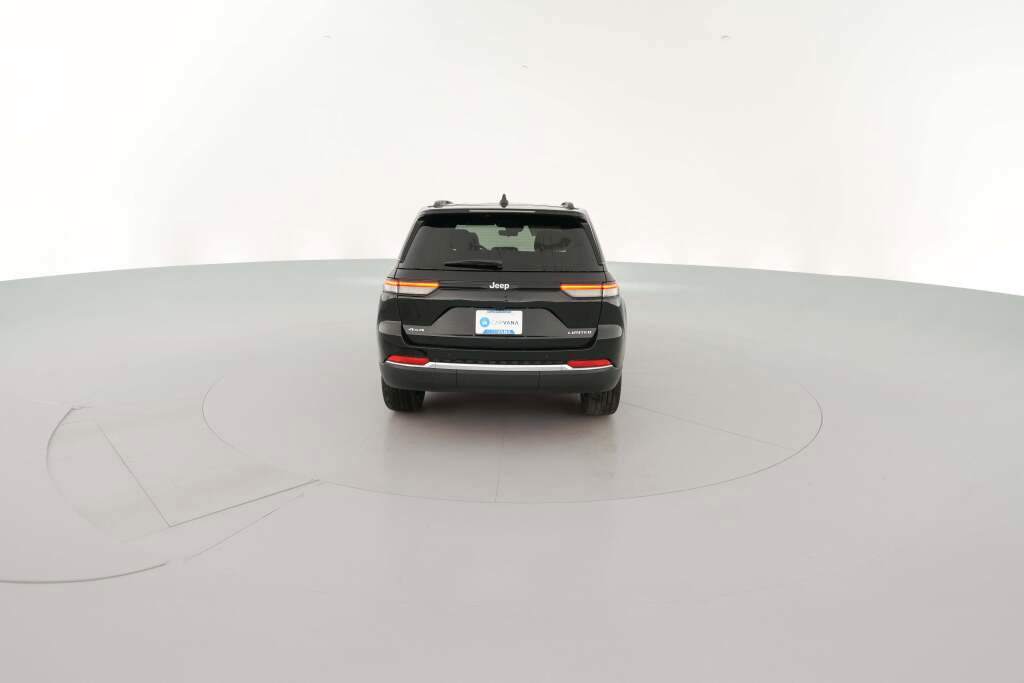 New 2025 Jeep Grand Cherokee Limited w/ Trailer Tow Package image 10