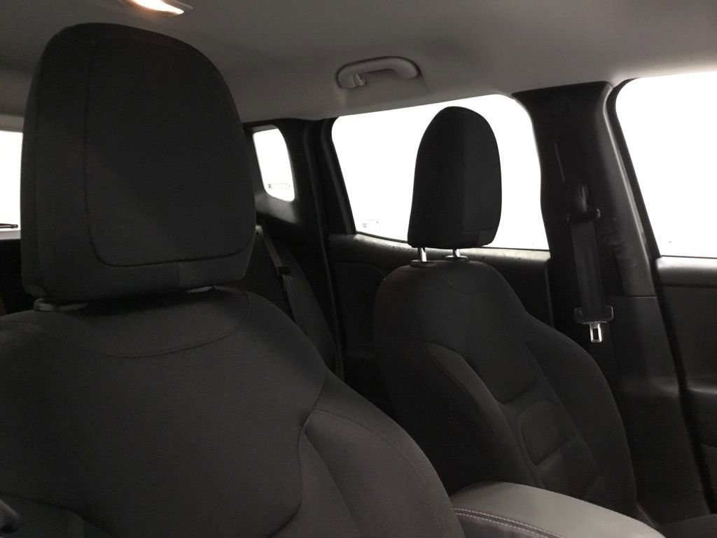 Used 2022 Jeep Renegade Latitude w/ Convenience Group AWD/4WD image 24