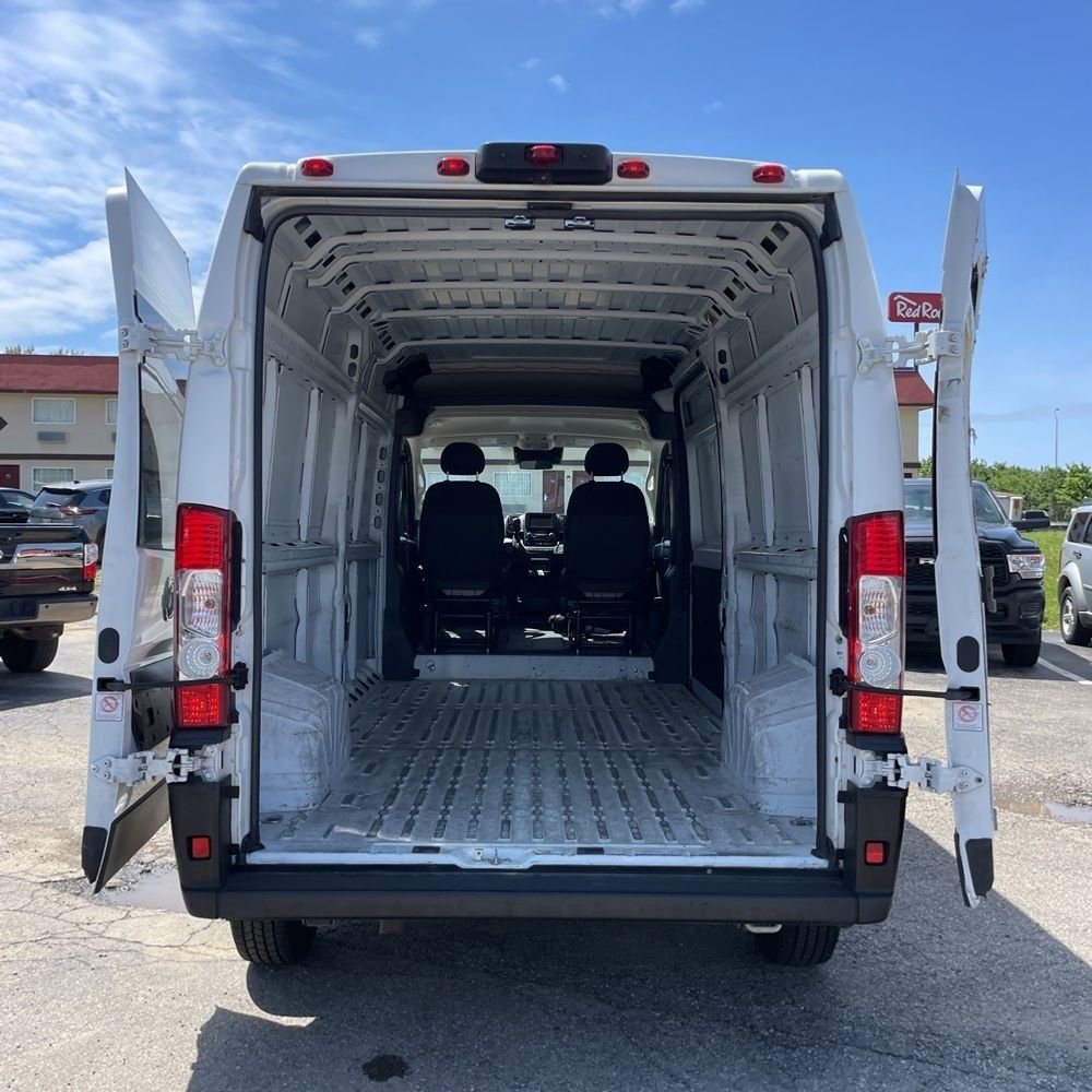 Used 2023 RAM ProMaster 2500 FWD image 12