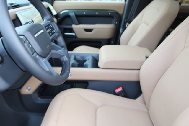 New 2026 Land Rover Defender 130 X-Dynamic SE image 17