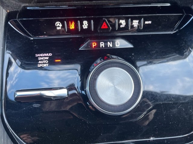 Used 2024 Jeep Wagoneer L Series II w/ Flexible Seating Group image 28