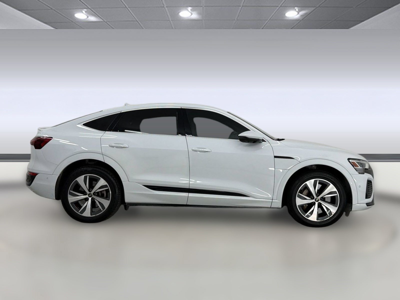 Used 2024 Audi Q8 e-tron Premium Plus w/ Premium Plus Package AWD/4WD image 8