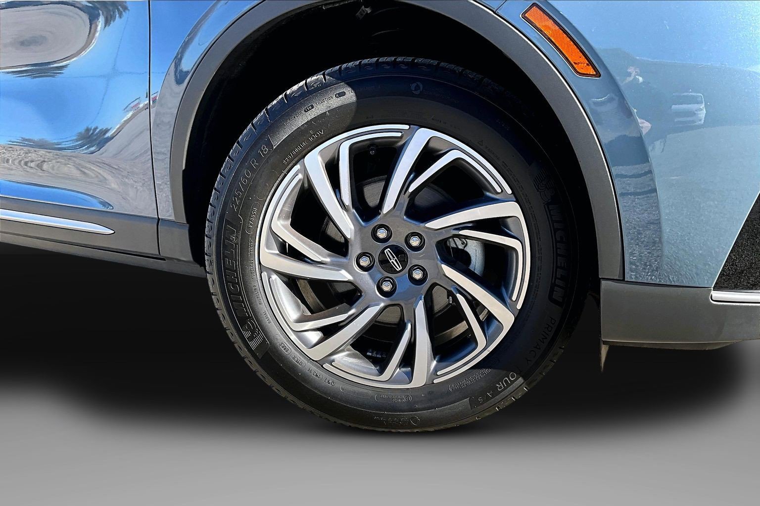 Used 2023 Lincoln Corsair AWD image 8