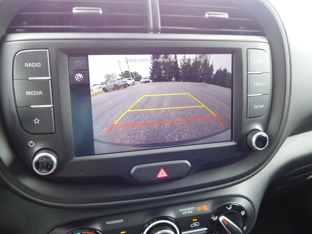 Used 2025 Kia Soul LX w/ LX Technology Package FWD image 33